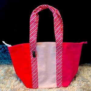 NWT- Victoria Secret beach bag w/ zipper
